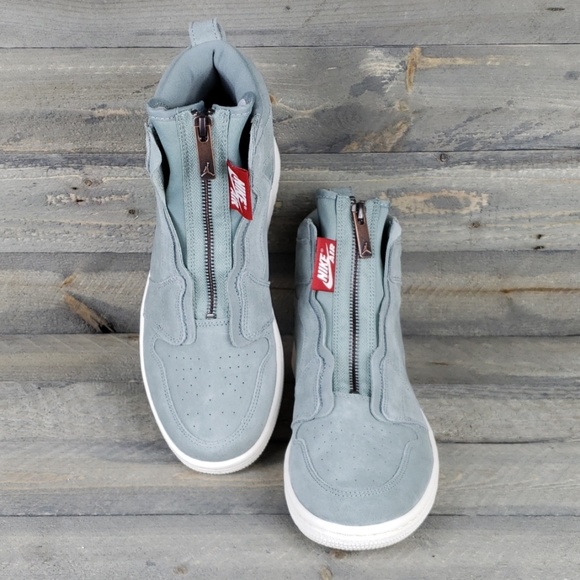 New Women's Nike Air Jordan 1 High Zip Sneakers - Picture 4 of 8